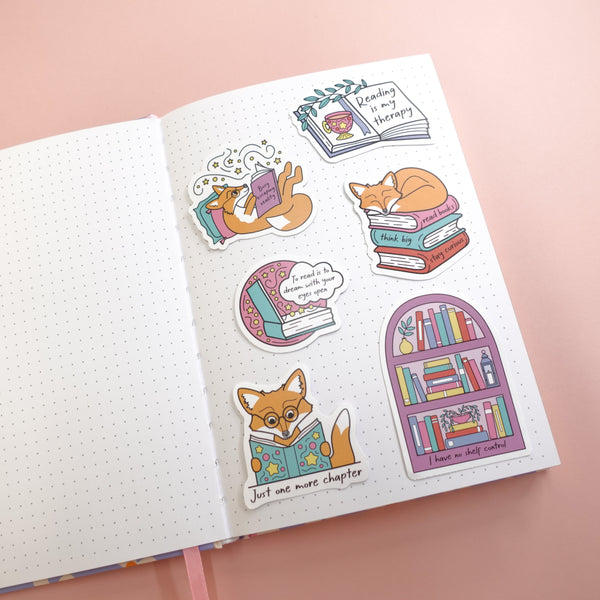 Sunshine Lane - Maple the bookish Fox - Enamel Pin