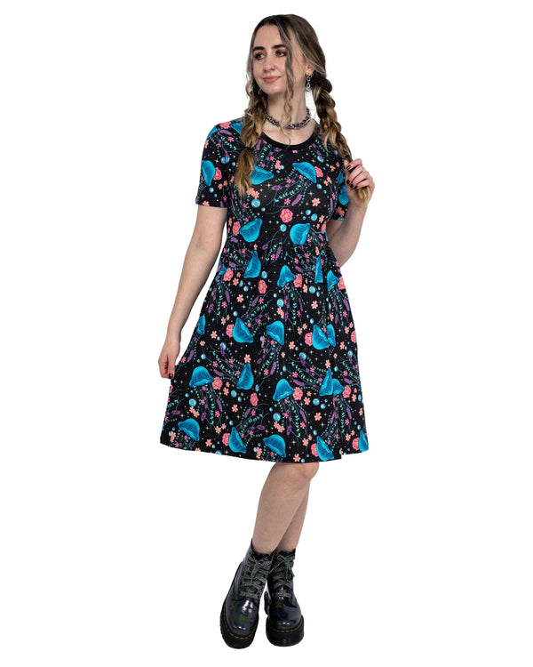 Rebel Romance - Rebel Romance Floral Jellyfish Short T-Shirt Smock Dress With pockets