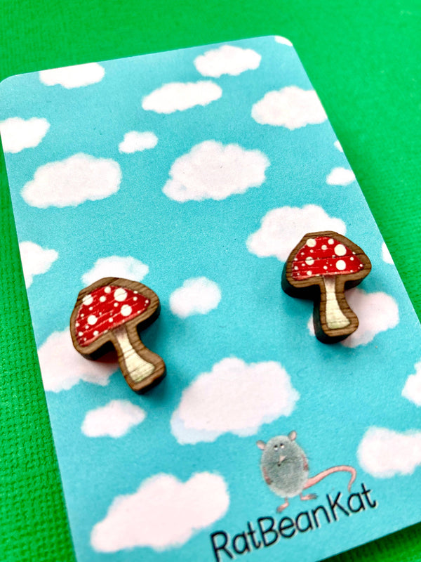 RatBeanKat - Little wooden toadstool earrings