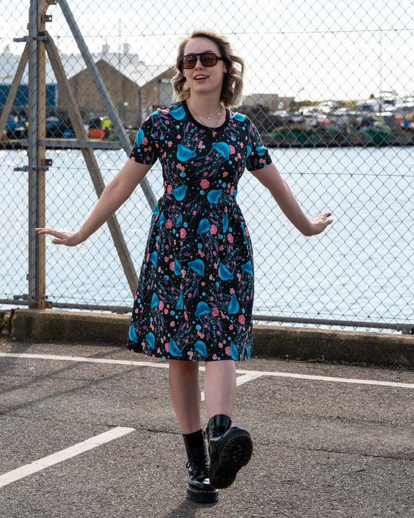 Rebel Romance - Rebel Romance Floral Jellyfish Short T-Shirt Smock Dress With pockets